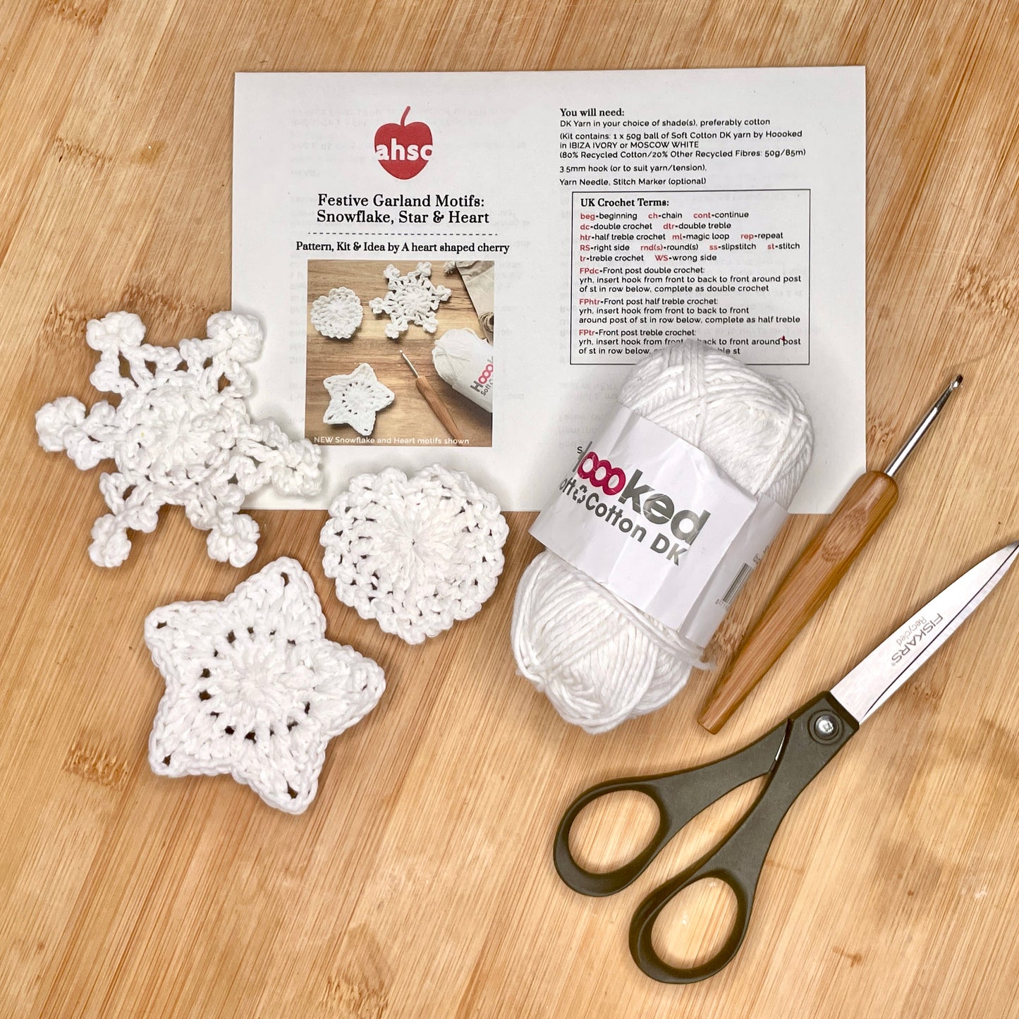 Festive Garland Crochet Kit
