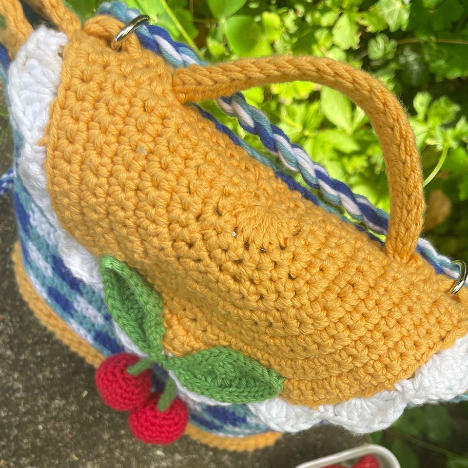 Cherry Picker's Mini Picnic Bag Pattern