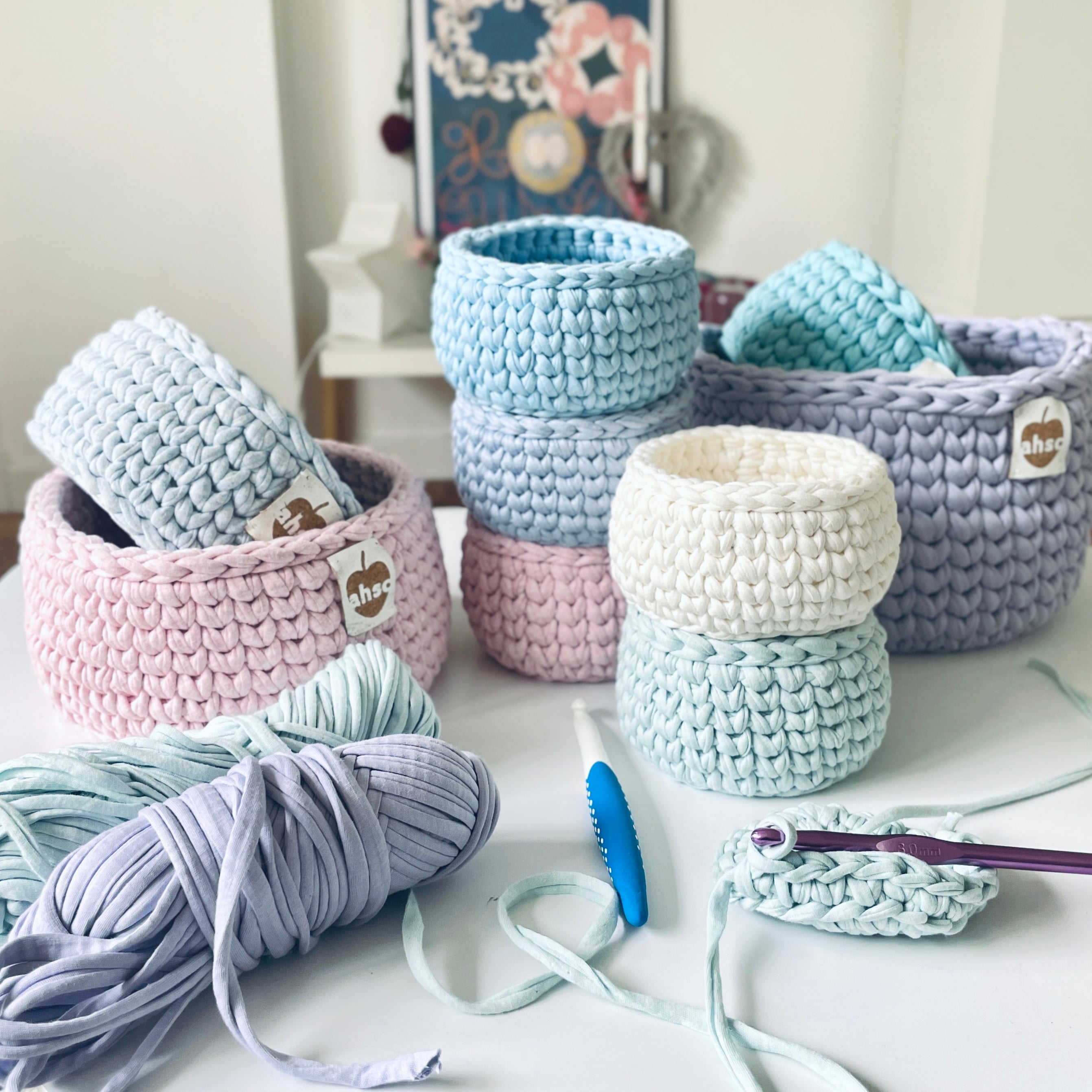 Modern Basket Workshop: Crochet with T-shirt Yarn – A heart shaped cherry