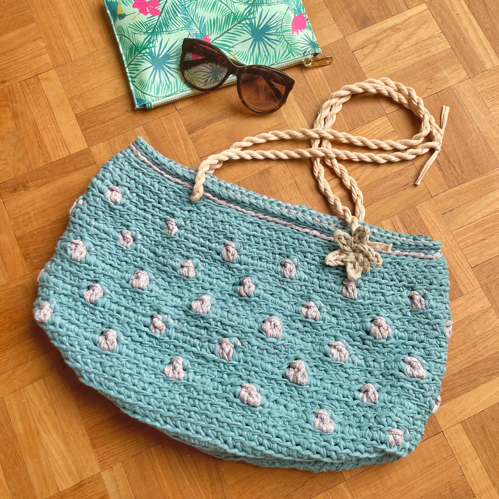Bobble Beach Bag Crochet Kit – A heart shaped cherry