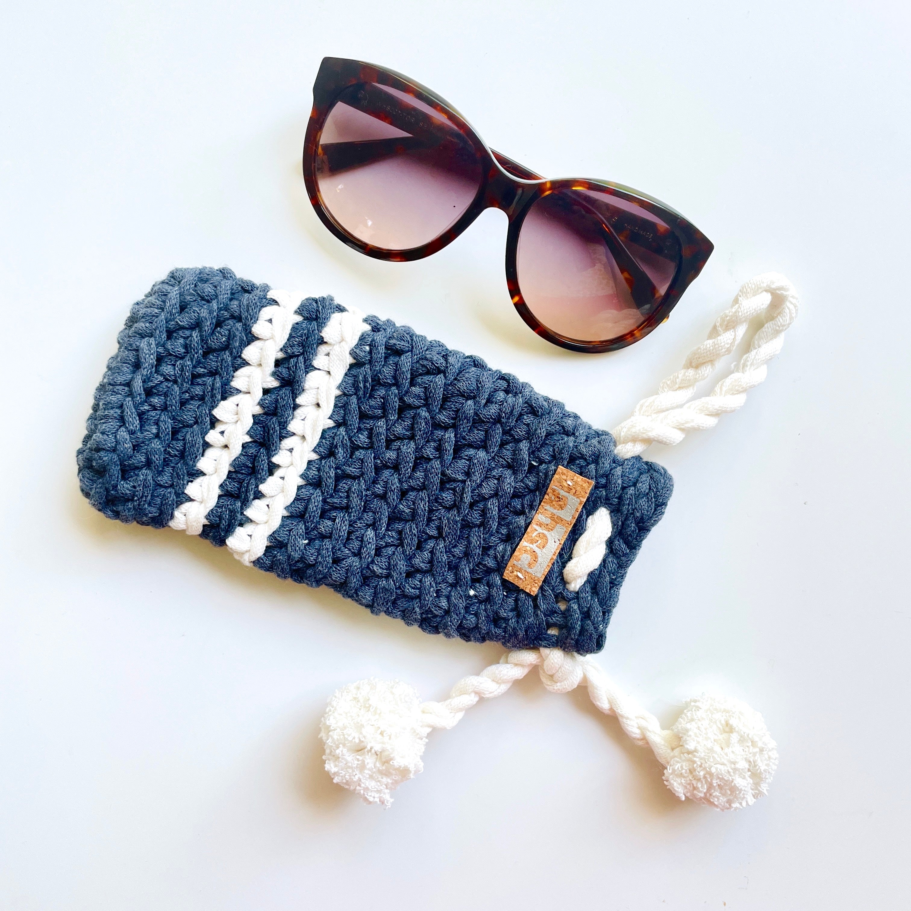 Sunglass Case Crochet Pattern โ A heart shaped cherry